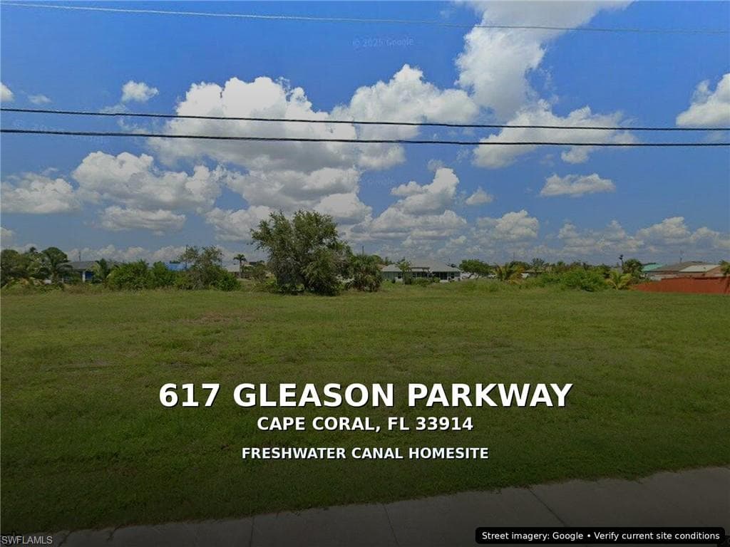617 Gleason PKWY CAPE CORAL, FL 33914