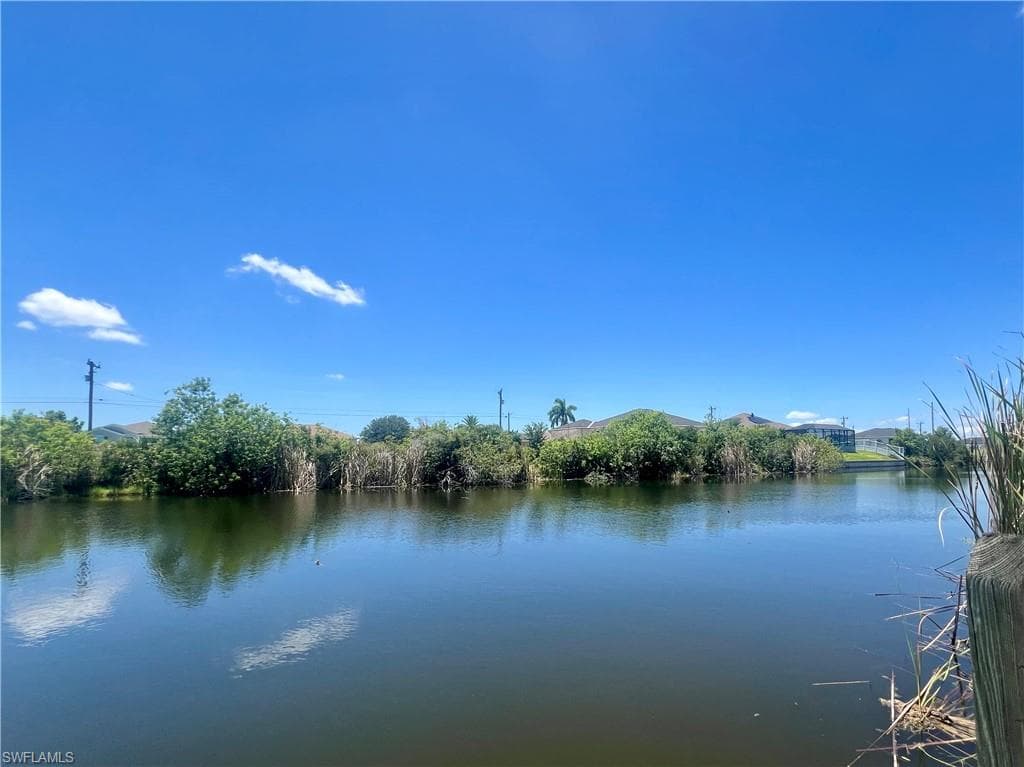 2208 NE 6th AVE CAPE CORAL, FL 33909