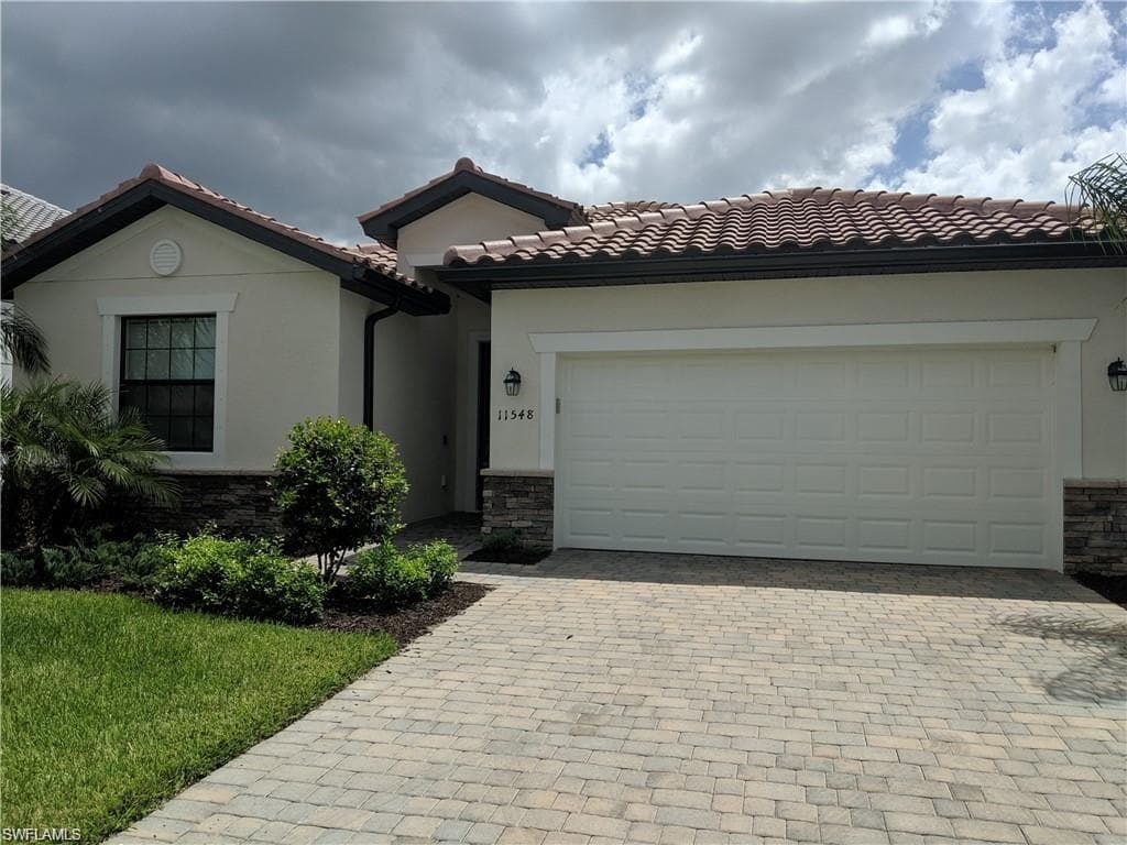 11548 Shady Blossom DR FORT MYERS, FL 33913