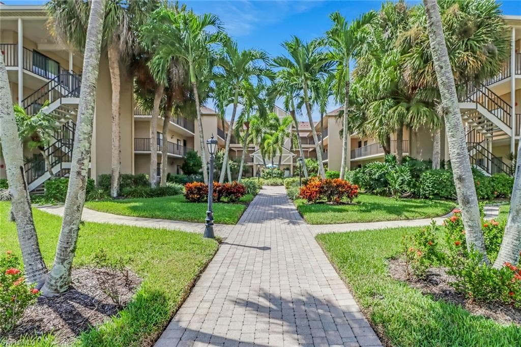 5250 Fox Hollow DR 508 NAPLES, FL 34104