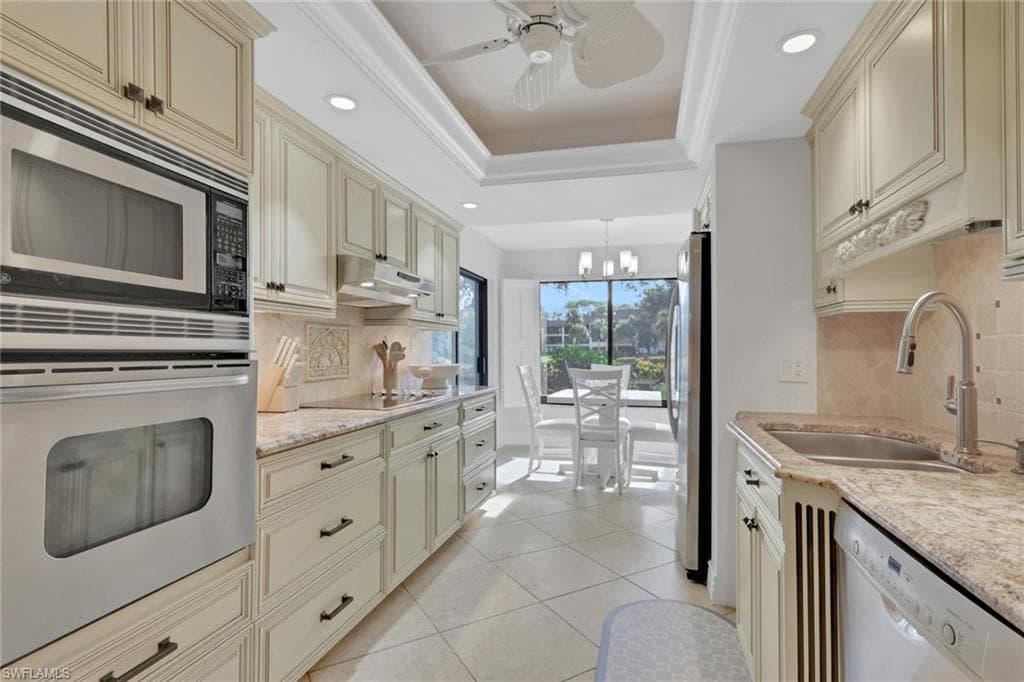 5964 Pelican Bay BLVD 415 NAPLES, FL 34108