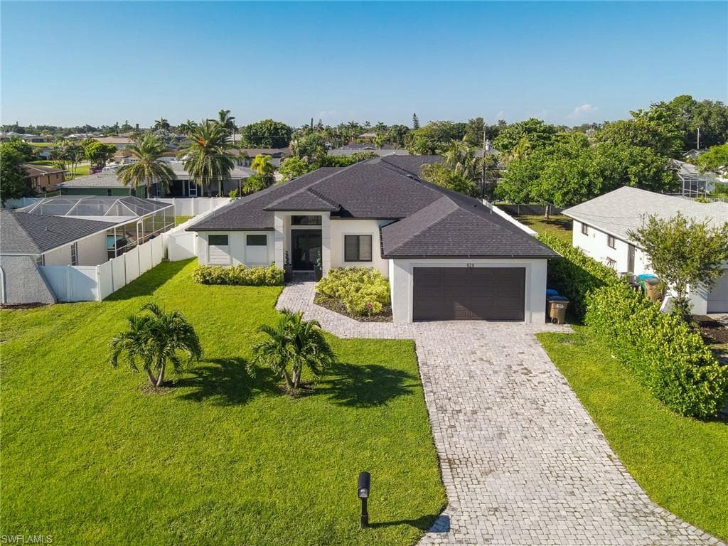 920 SE 15th TER CAPE CORAL, FL 33990