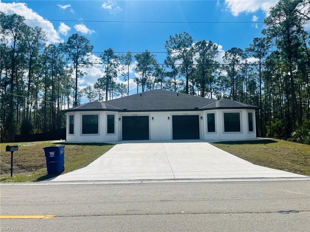 1112 12th ST LEHIGH ACRES, FL 33972