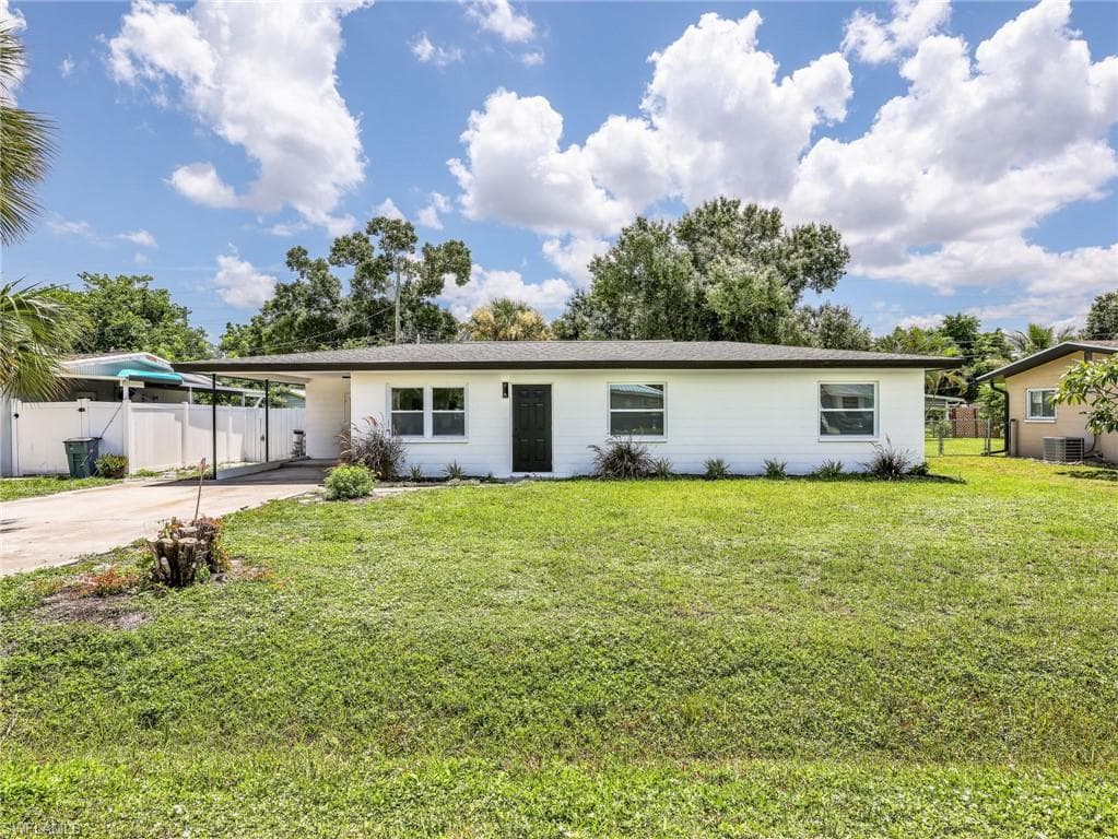 1196 Pine Lake DR CAPE CORAL, FL 33909