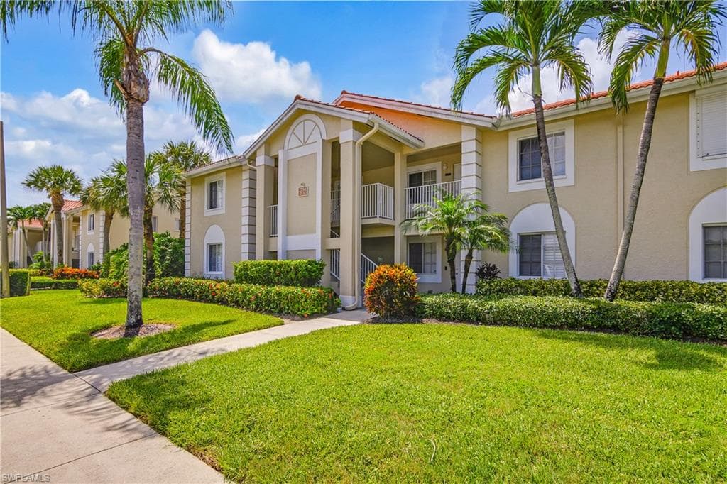 7754 Emerald CIR T202 NAPLES, FL 34109