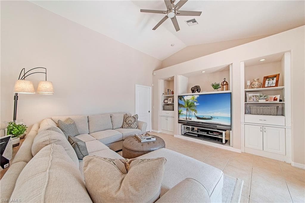 1032 Tivoli LN NAPLES, FL 34104
