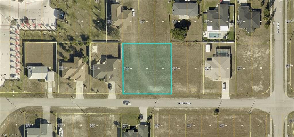 1627 NE 23rd TER CAPE CORAL, FL 33909