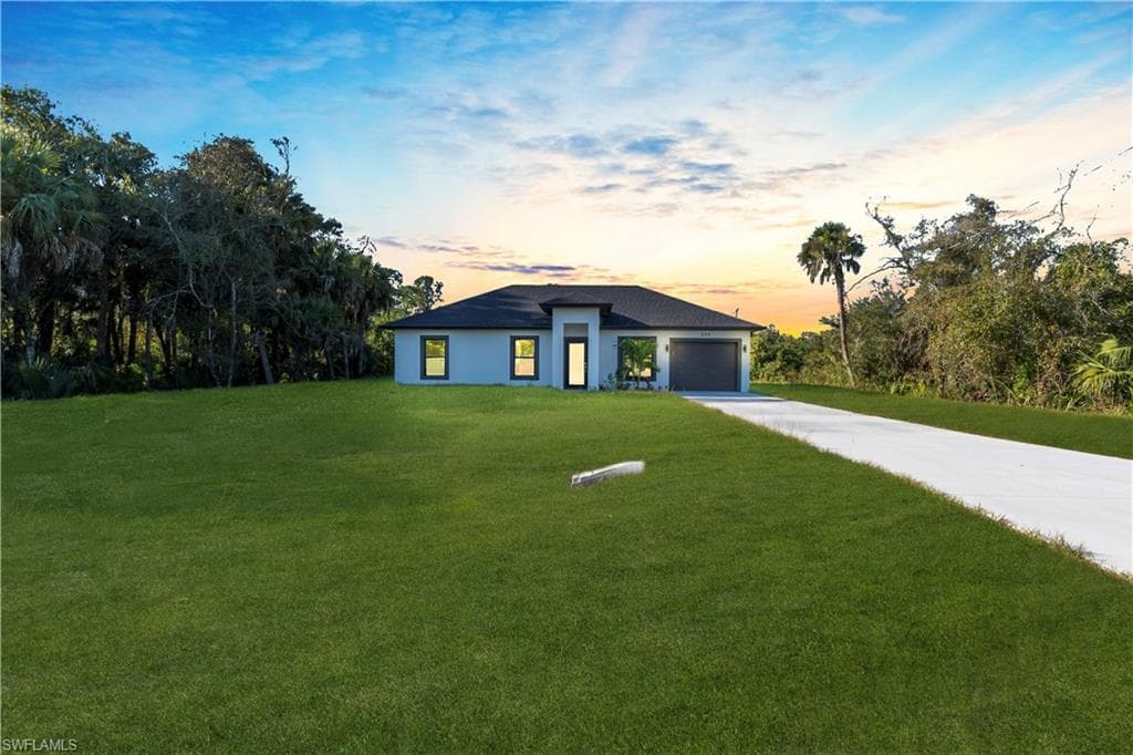 644 Woodcrest DR LEHIGH ACRES, FL 33972