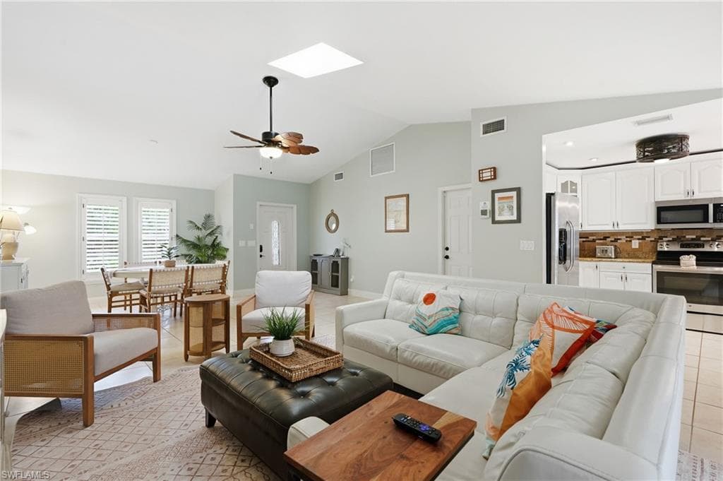 2548 River Reach DR NAPLES, FL 34104