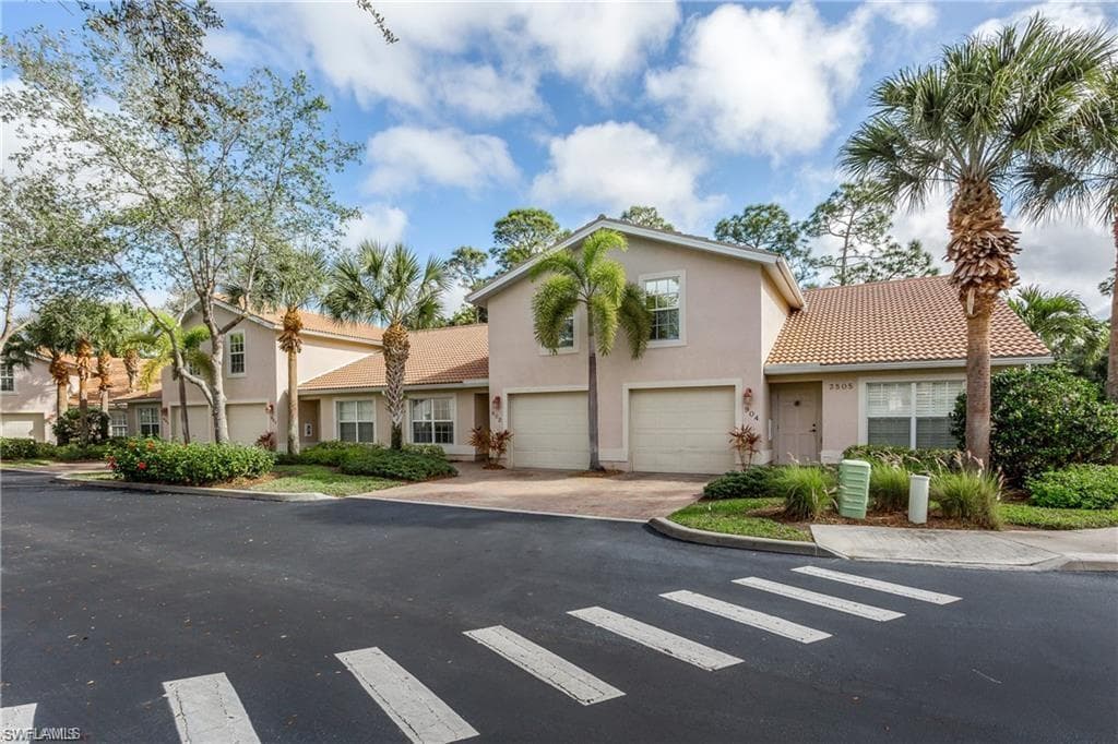 3505 Avion Woods CT 904 NAPLES, FL 34104