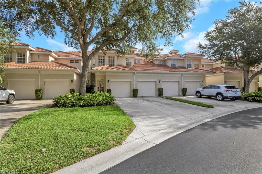 3048 Horizon LN 1103 NAPLES, FL 34109