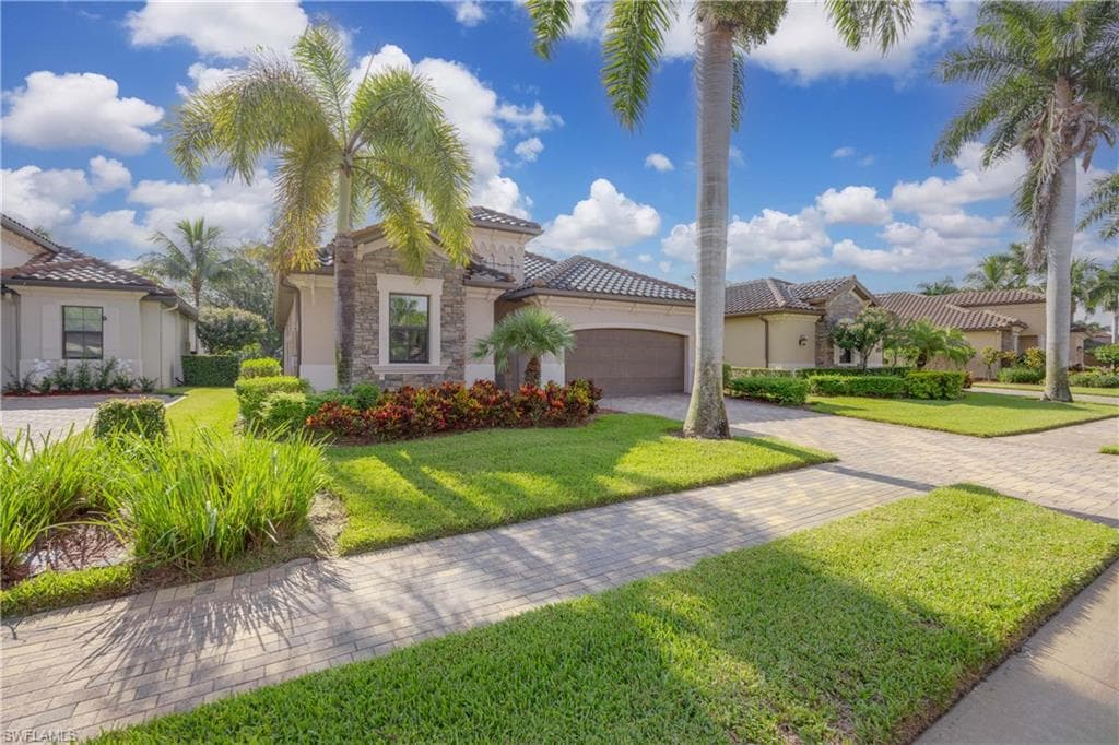 9254 Veneto PL NAPLES, FL 34113