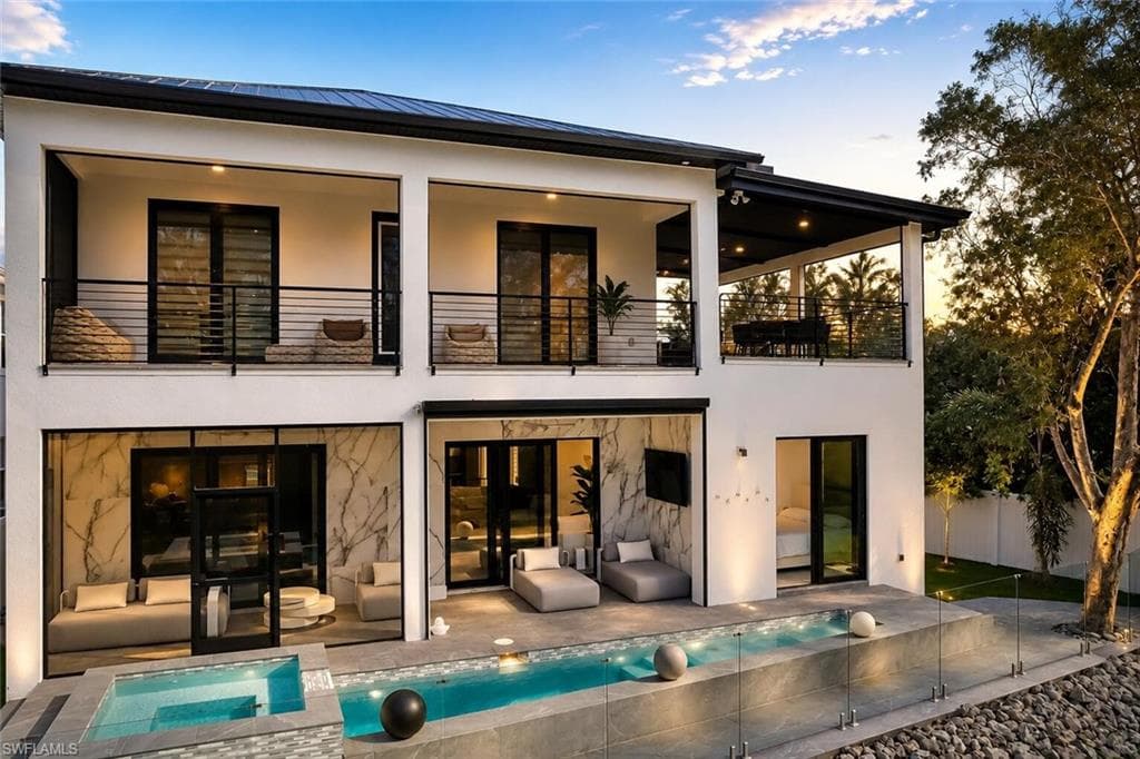 4064 Full Moon CT NAPLES, FL 34112