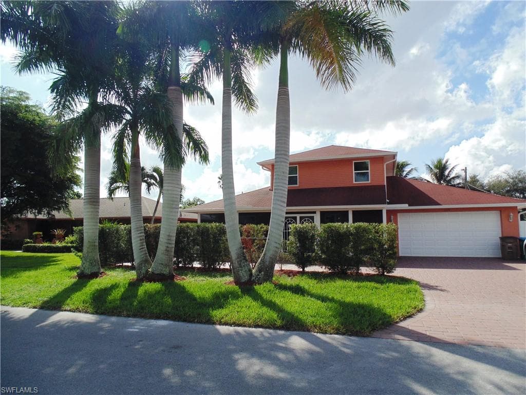 1120 SE 33 TER CAPE CORAL, FL 33904