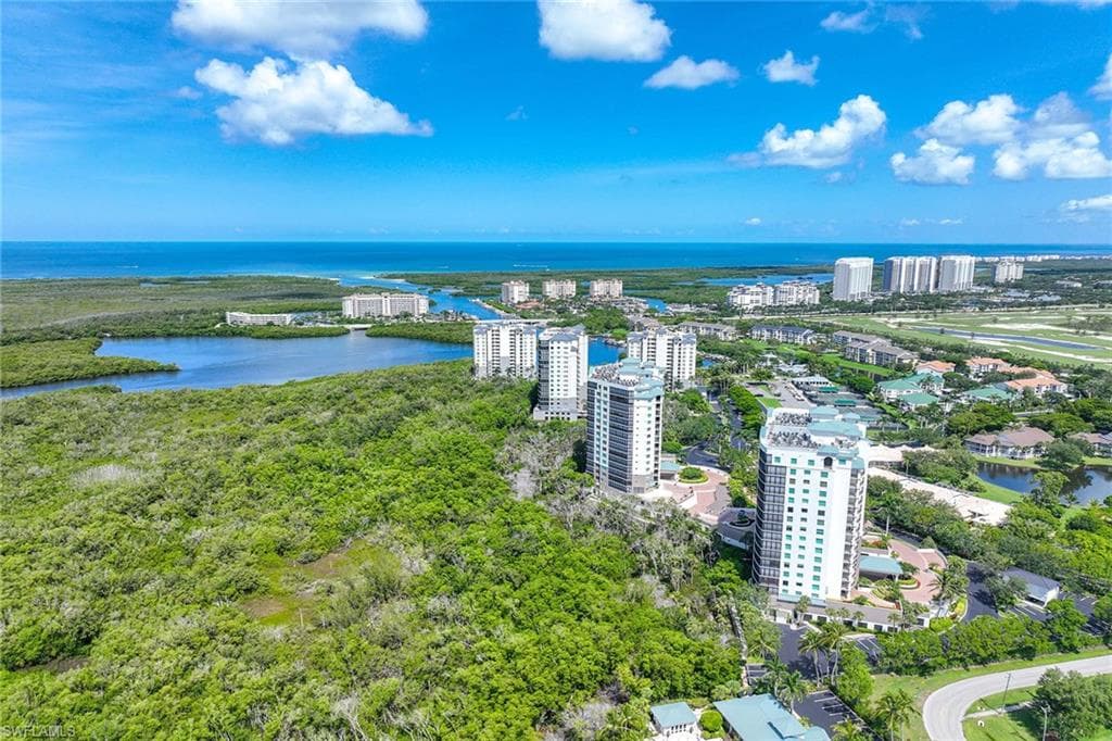 420 Cove Tower DR 1404 NAPLES, FL 34110