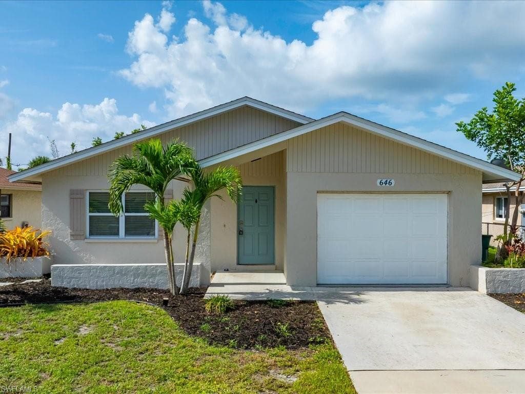 646 99th AVE N NAPLES, FL 34108
