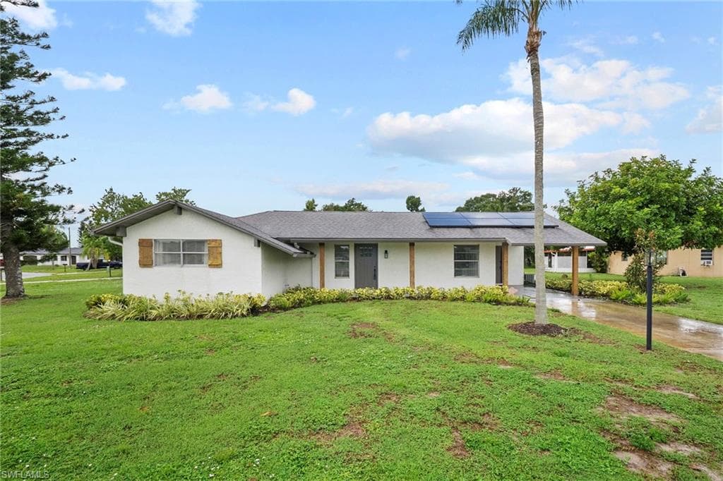 101 Durland AVE LEHIGH ACRES, FL 33936