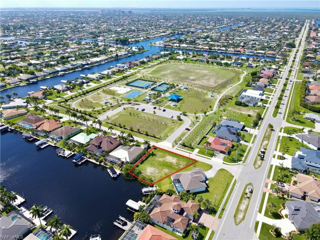 2719 SW 43rd TER CAPE CORAL, FL 33914