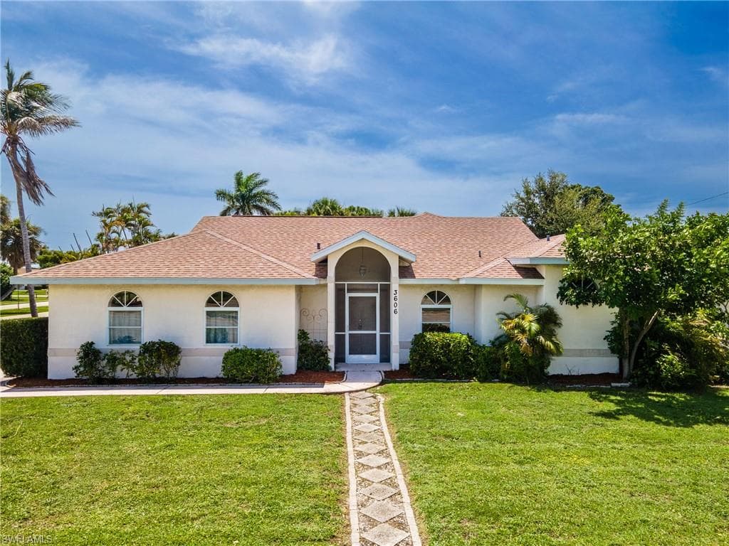 3606 Country Club BLVD CAPE CORAL, FL 33904