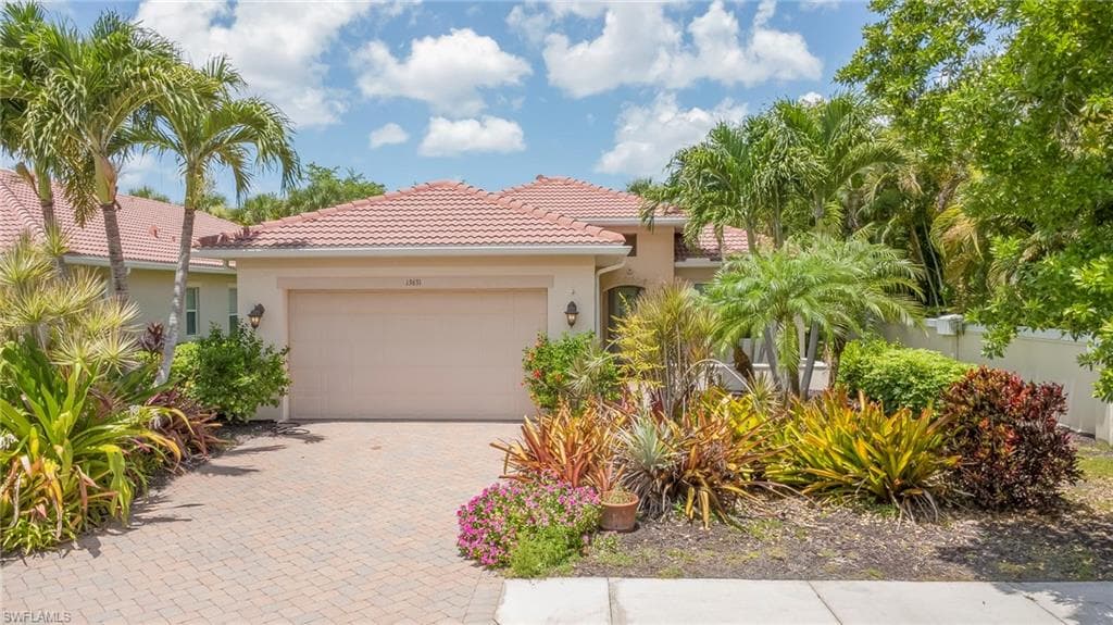 13631 Manchester WAY NAPLES, FL 34109