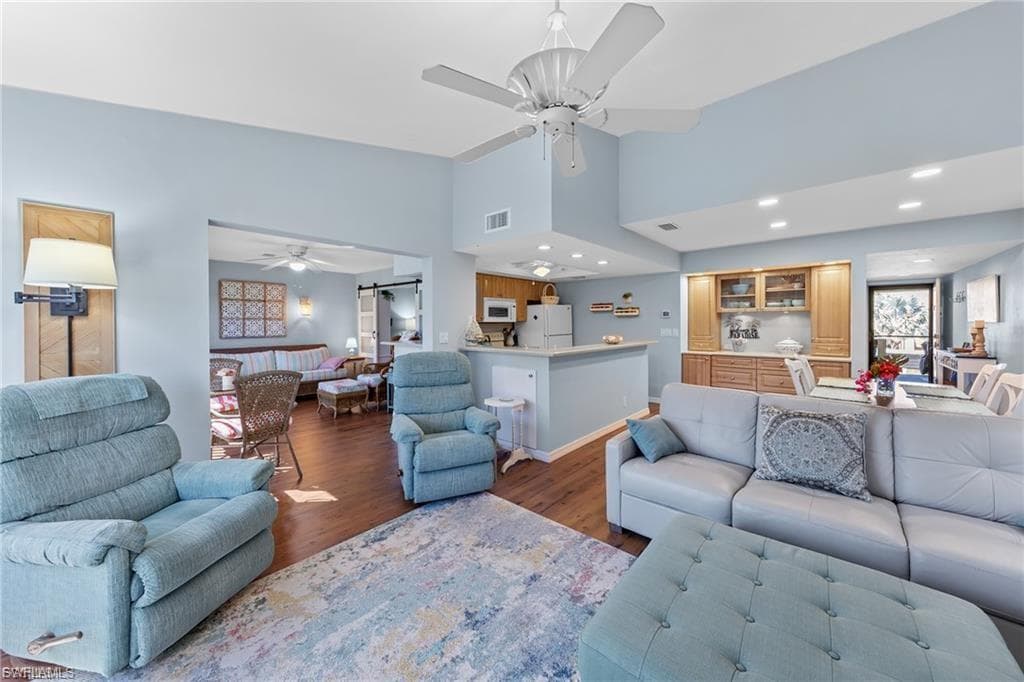 5890 Trailwinds DR 522 FORT MYERS, FL 33907