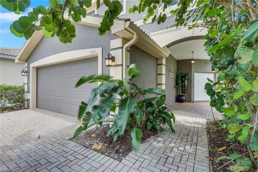 8995 Spring Mountain WAY FORT MYERS, FL 33908