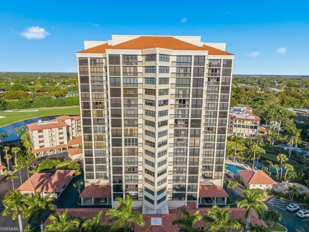 6000 Pelican Bay BLVD 904 NAPLES, FL 34108