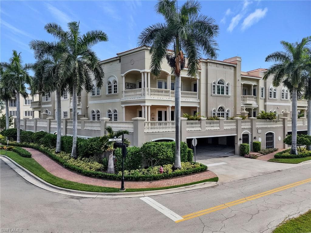 625 6th AVE S B301 NAPLES, FL 34102