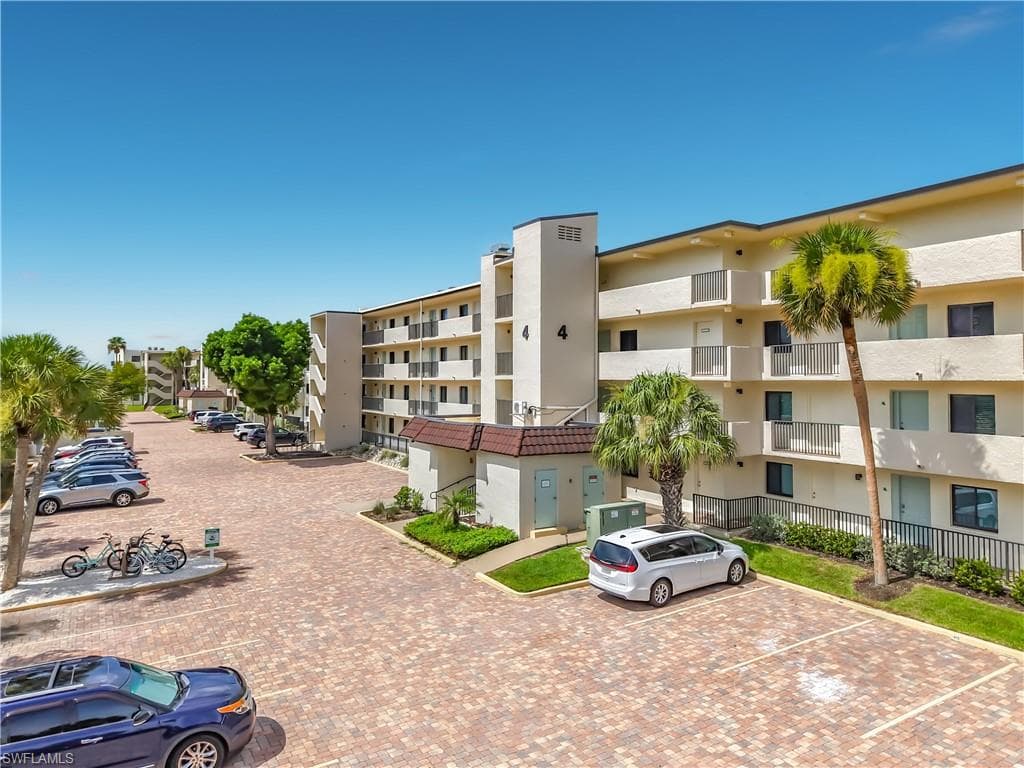 979 E Gulf DR D433 SANIBEL, FL 33957