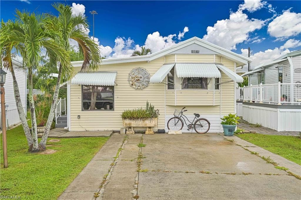 10835 Vireo CIR ESTERO, FL 33928