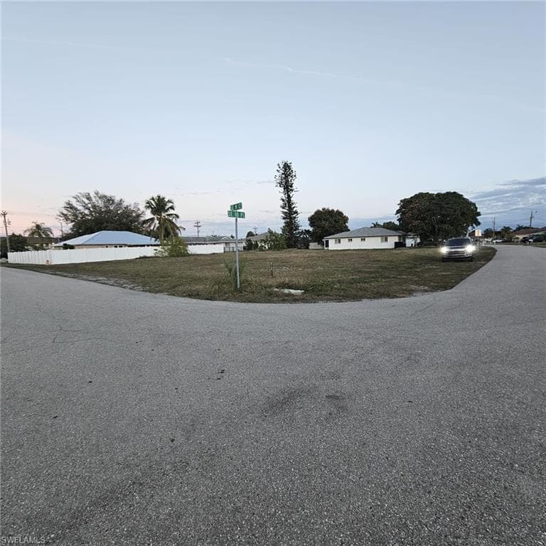 3807 SE 10th PL CAPE CORAL, FL 33904