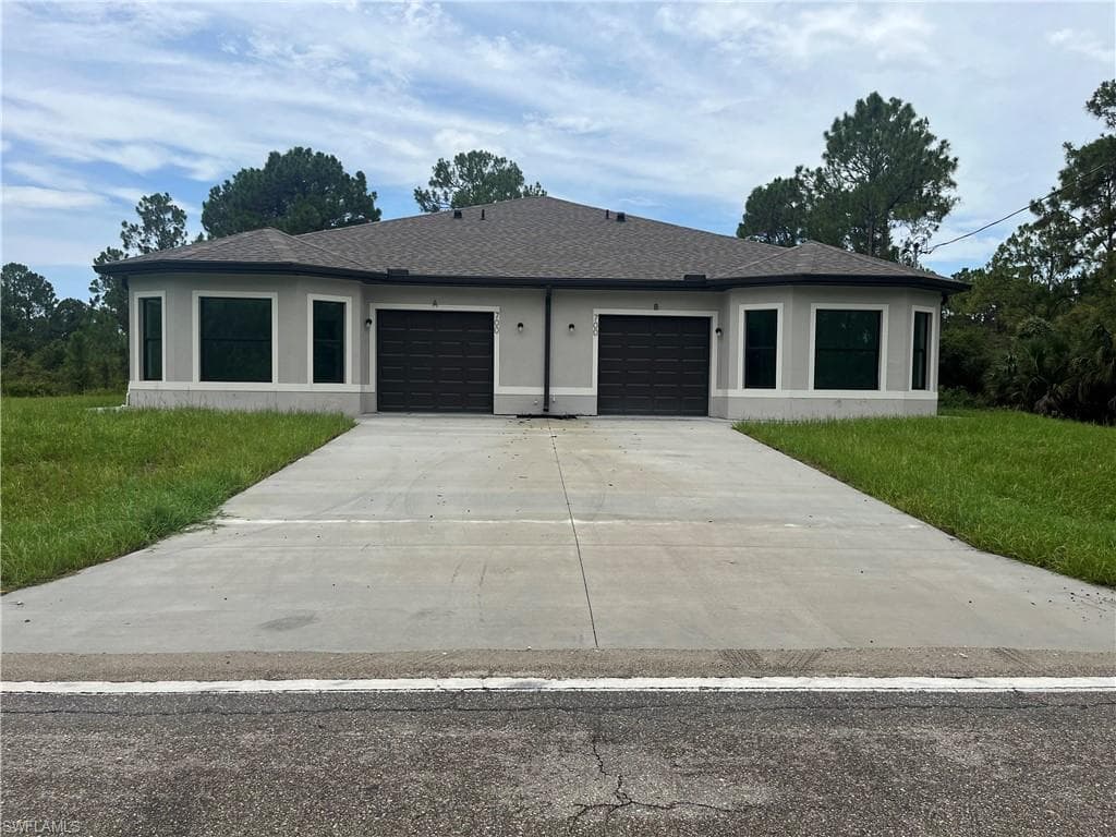 700 12th ST A & B LEHIGH ACRES, FL 33972