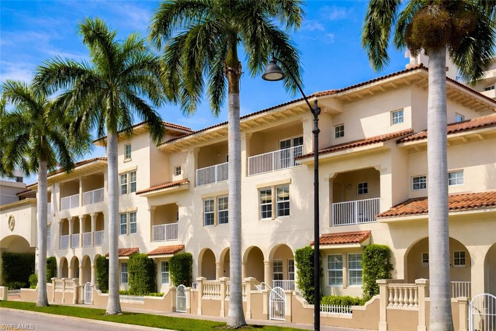 2080 W 1st ST 304 FORT MYERS, FL 33901