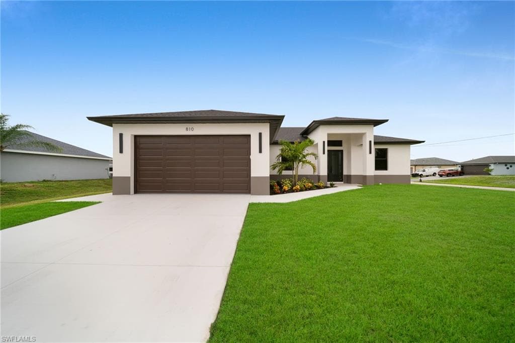 810 Carlfield AVE LEHIGH ACRES, FL 33971
