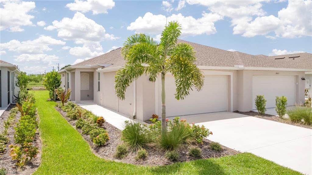 20601 Hazelnut CT LEHIGH ACRES, FL 33936