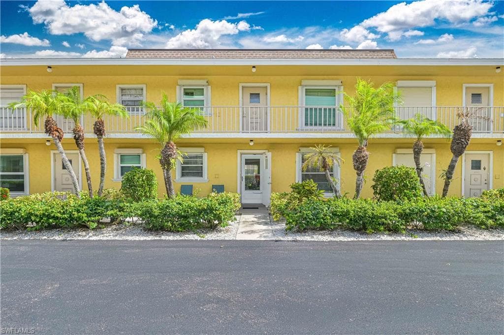 351 Charlemagne BLVD 105A NAPLES, FL 34112