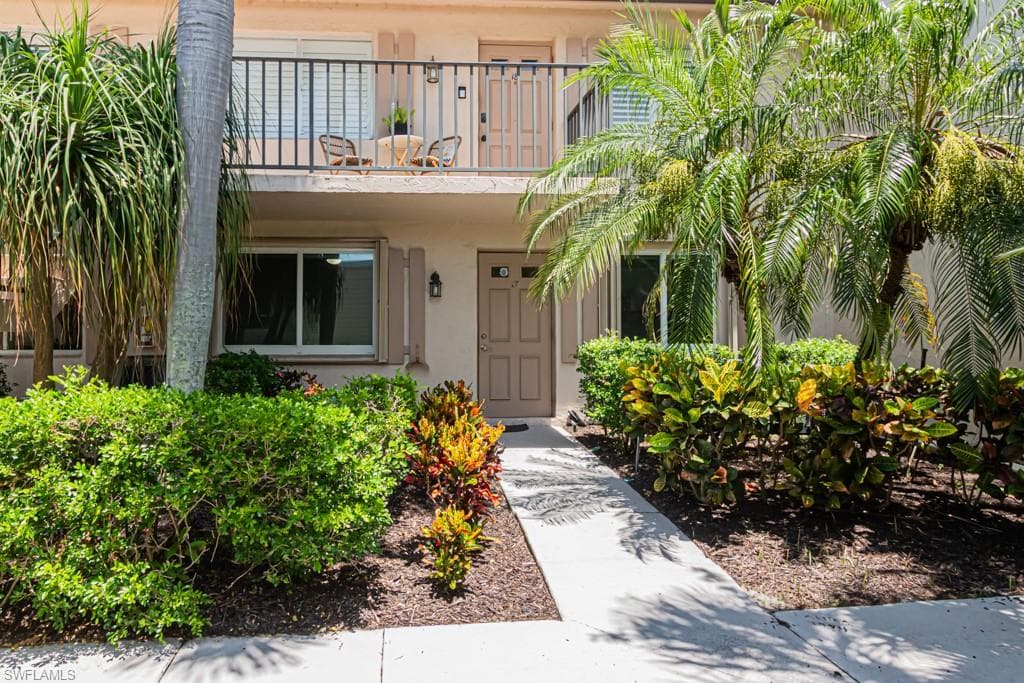 149 Palm DR 17 NAPLES, FL 34112