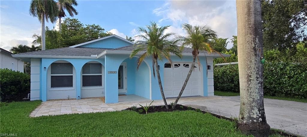 1039 Michigan AVE NAPLES, FL 34103