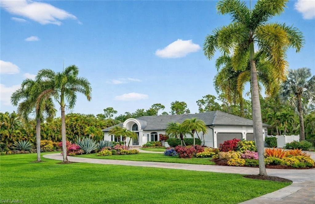 6461 Livingston Woods LN NAPLES, FL 34109