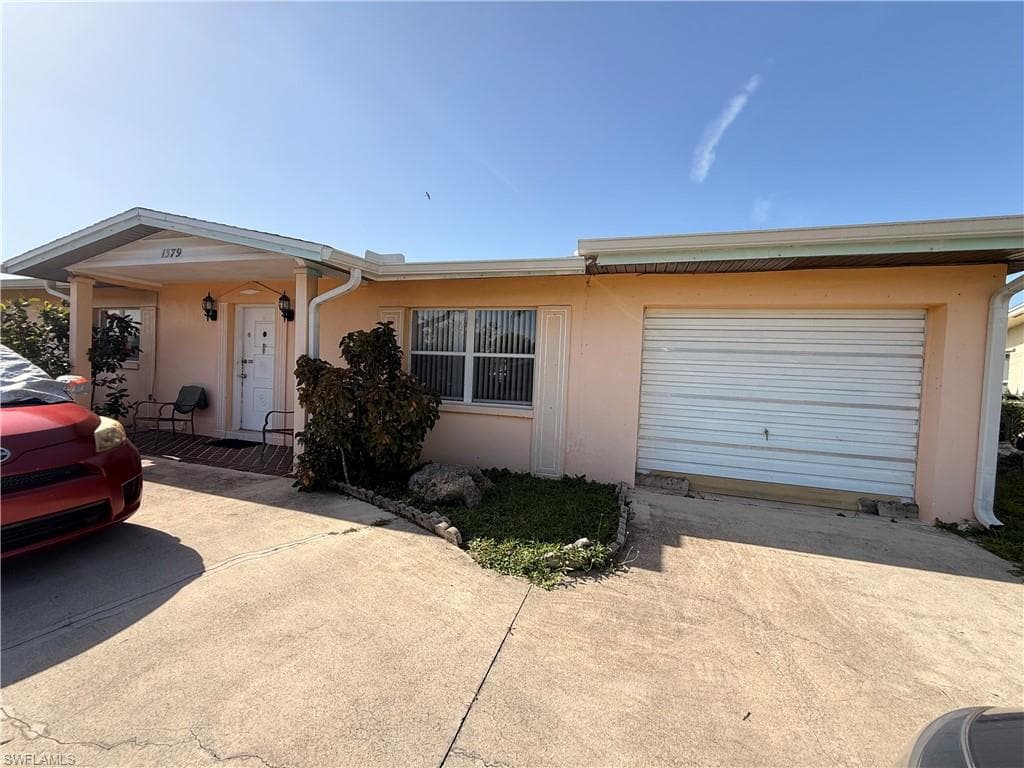 1379 Golf DR FORT MYERS, FL 33919