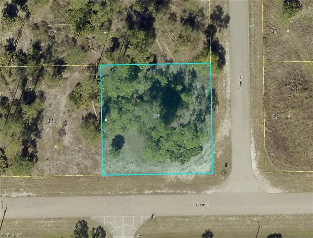 4007 E 23rd ST ALVA, FL 33920