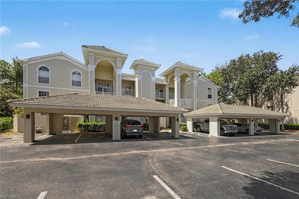 15405 Cedarwood LN 201 NAPLES, FL 34110