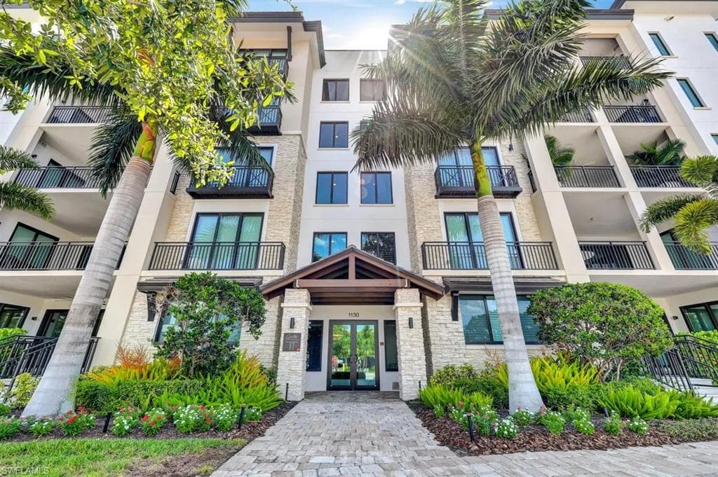 1130 3RD AVE S 512 NAPLES, FL 34102