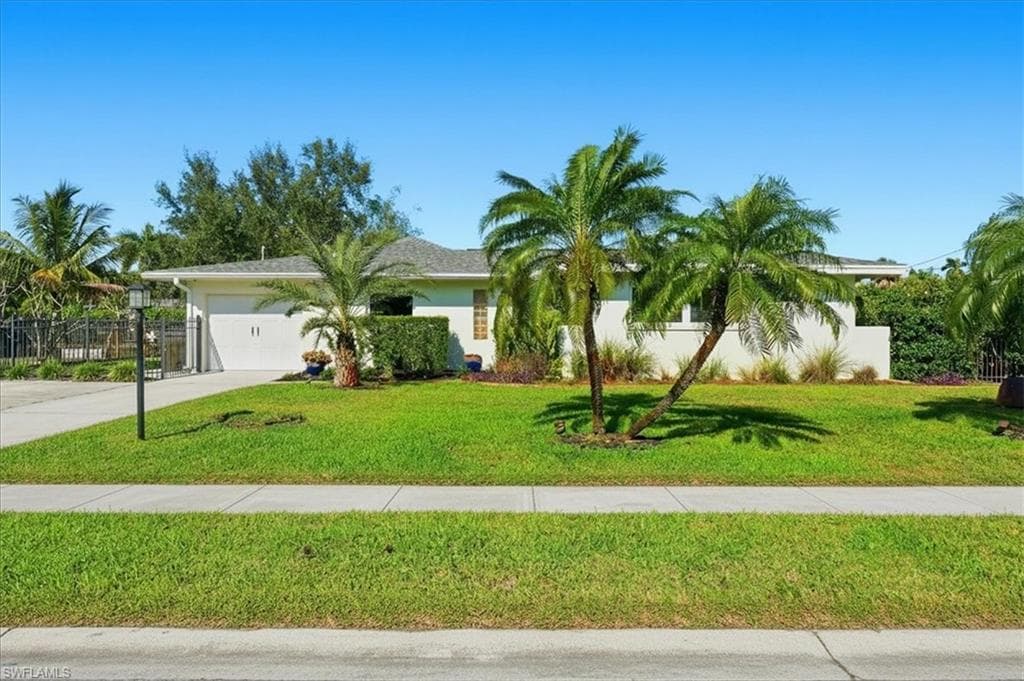 1023 El Valle AVE FORT MYERS, FL 33919