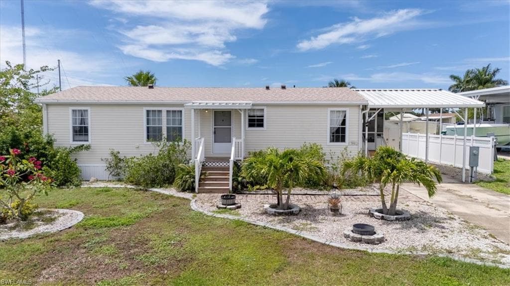 701 Coral DR PUNTA GORDA, FL 33950