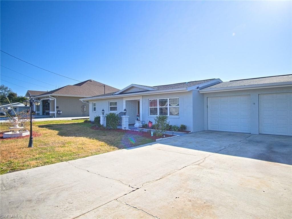 1930 Indian Creek DR NORTH FORT MYERS, FL 33917