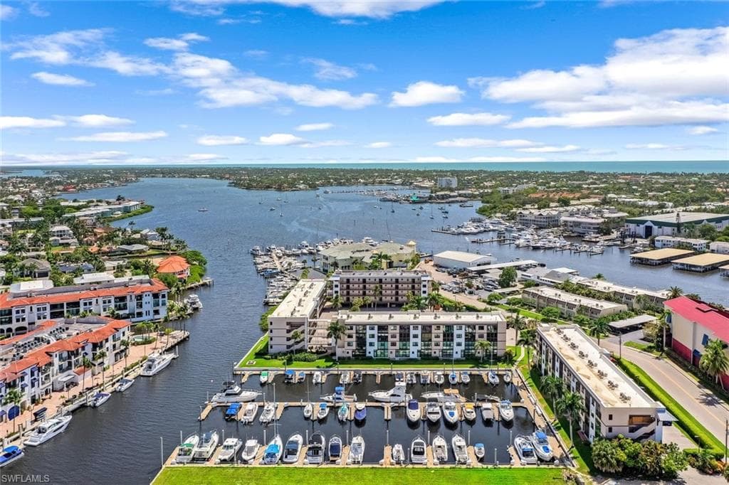 807 River Point DR 102D NAPLES, FL 34102