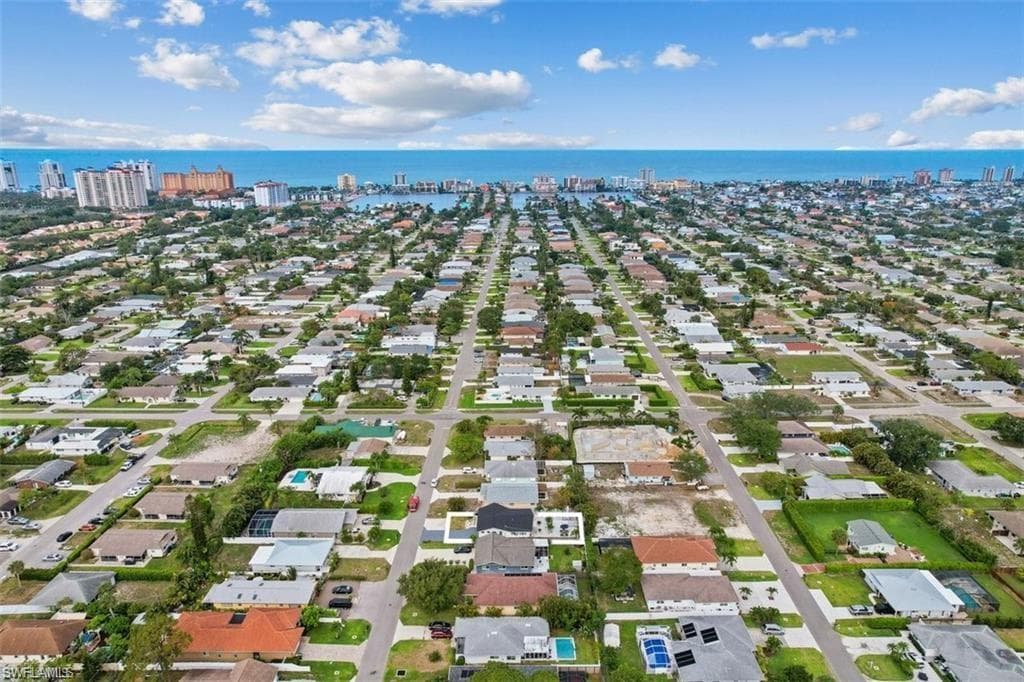 717 95th AVE N NAPLES, FL 34108