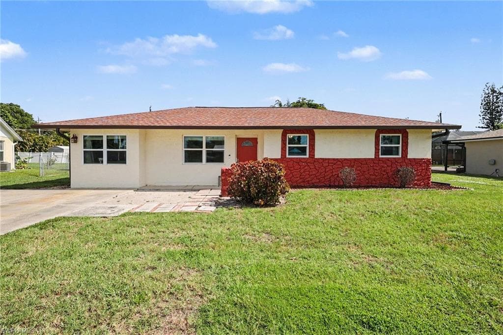 5411 Loyola LN FORT MYERS, FL 33908