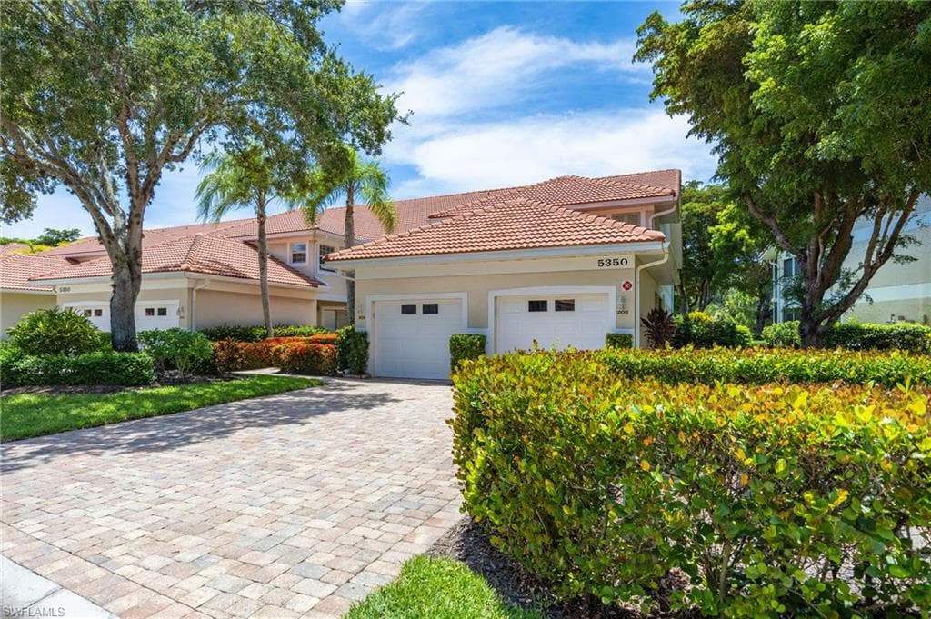 5350 Andover DR 202 NAPLES, FL 34110